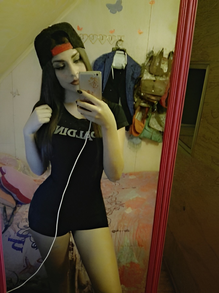 Рената привлекальеная девушка из Сертолово цена от 2000 руб