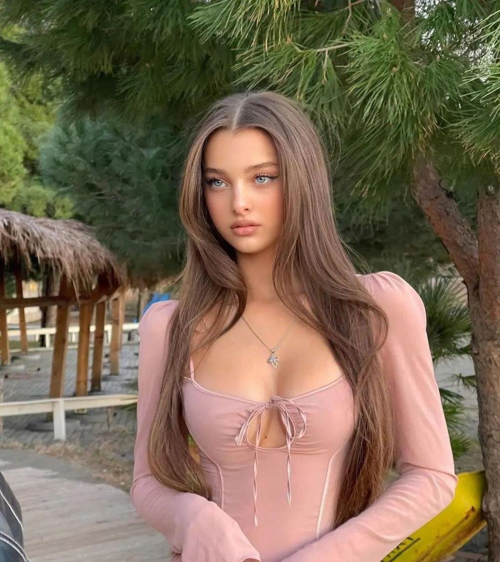 Ника привлекальеная девушка из Сертолово цена от 9000 руб