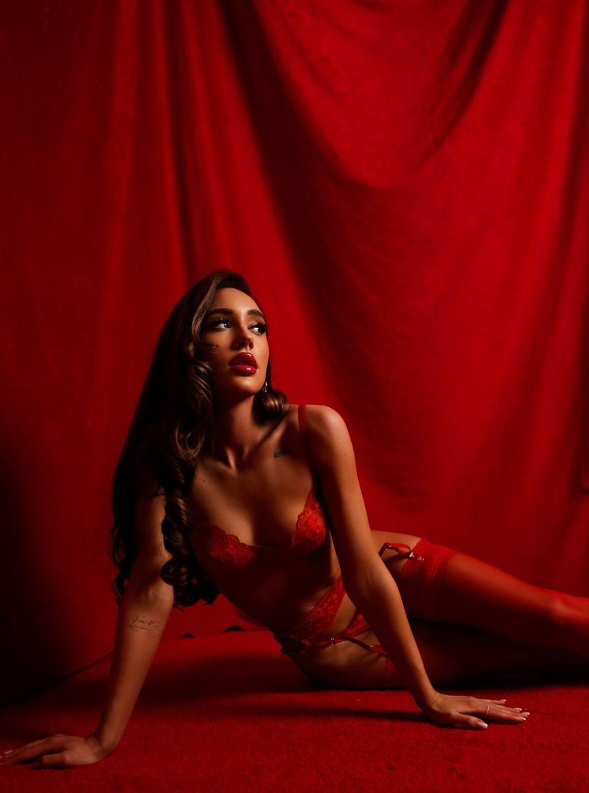 Луиза привлекальеная девушка из Сертолово цена от 4000 руб