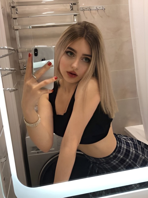 Ксюша привлекательная девушка из Сертолово цена от 2500 руб