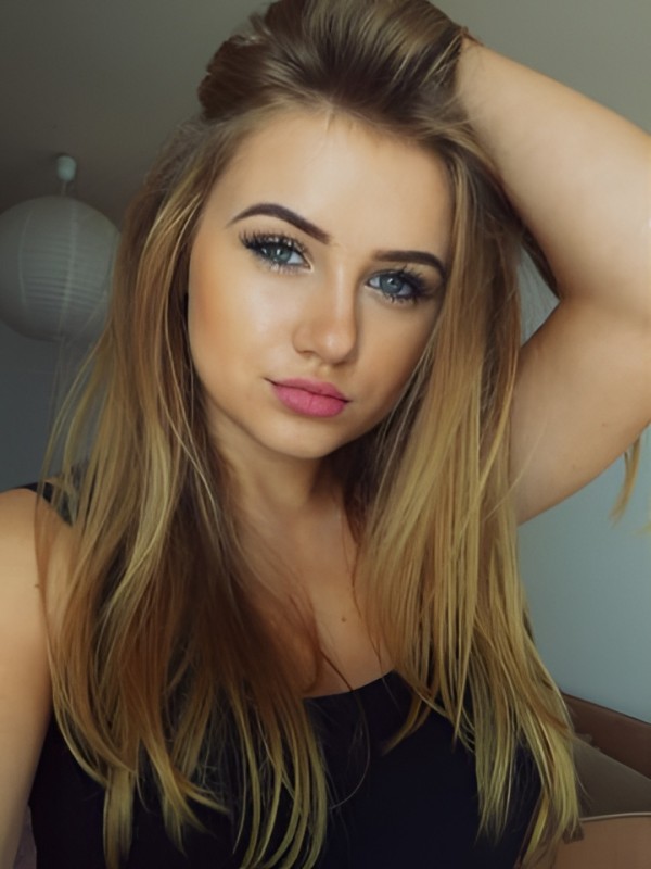 Рада привлекательная девушка из Сертолово цена от 4000 руб