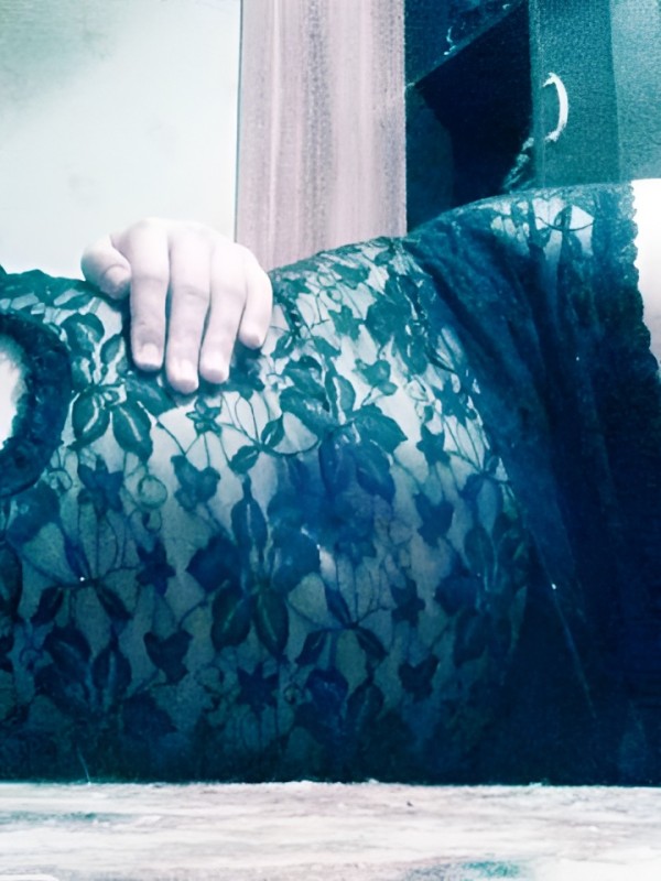 Рената привлекательная девушка из Сертолово цена от 2500 руб