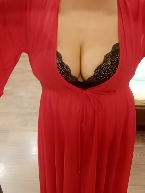 Юстина привлекательная девушка из Сертолово цена от 3000 руб