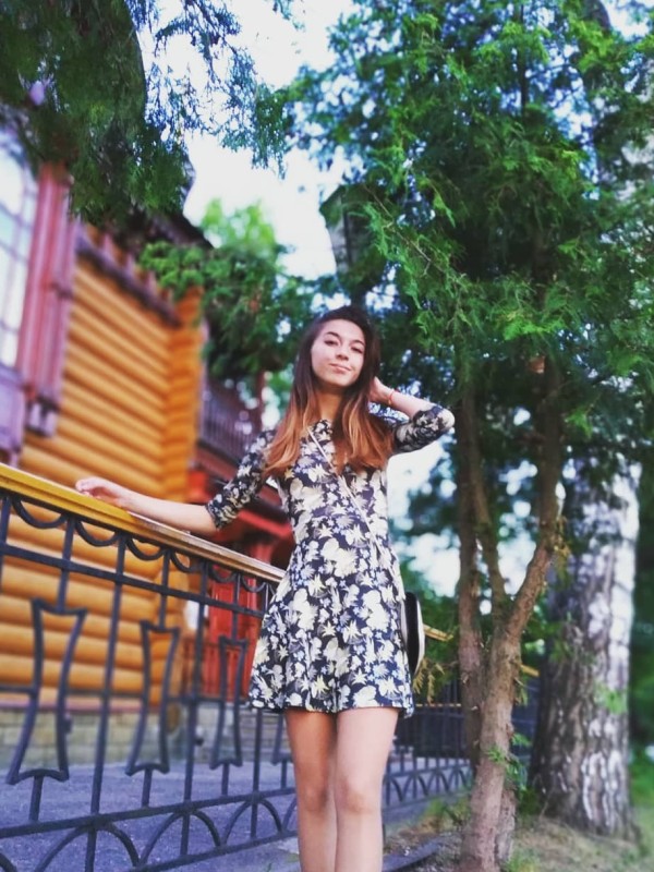 Кристина привлекательная девушка из Сертолово цена от 4000 руб