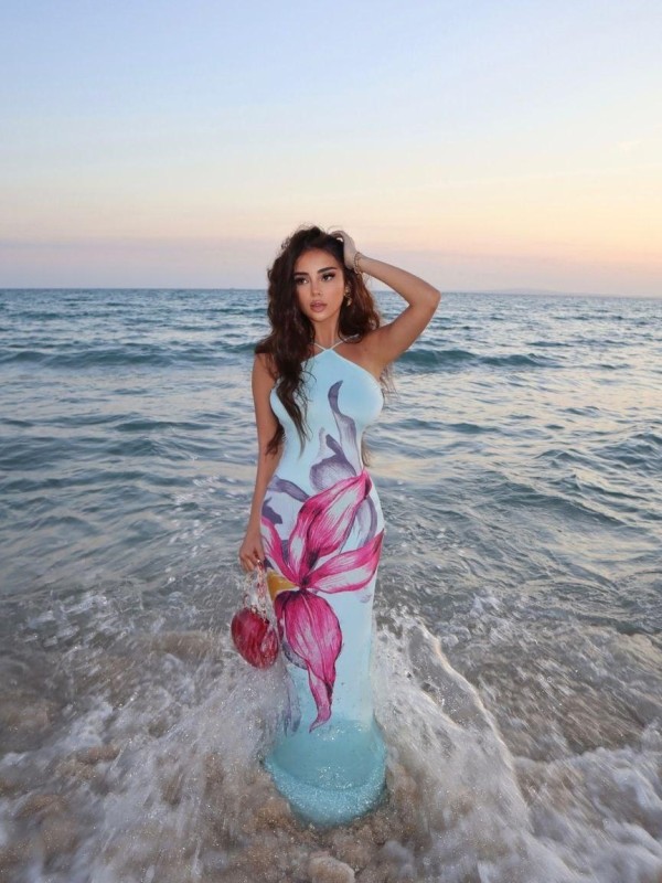 Анита привлекательная девушка из Сертолово цена от 4000 руб